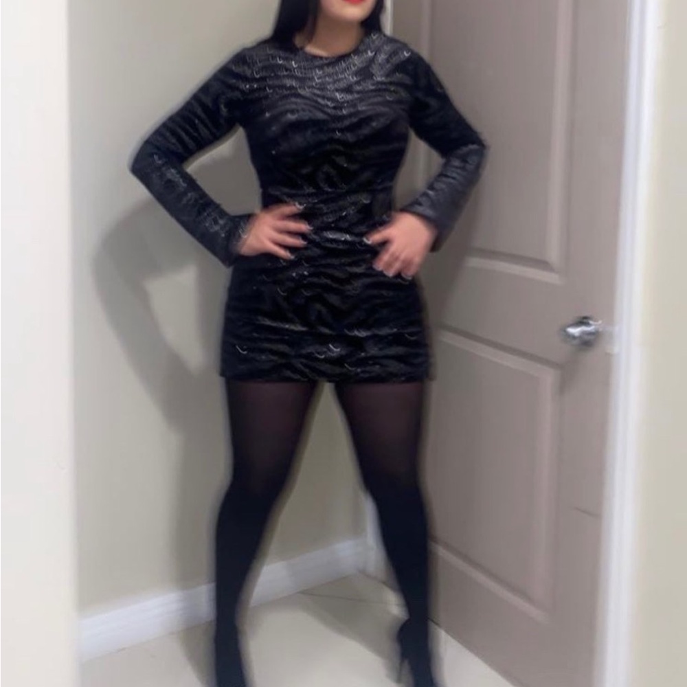 Elegant Black Patterned Dress